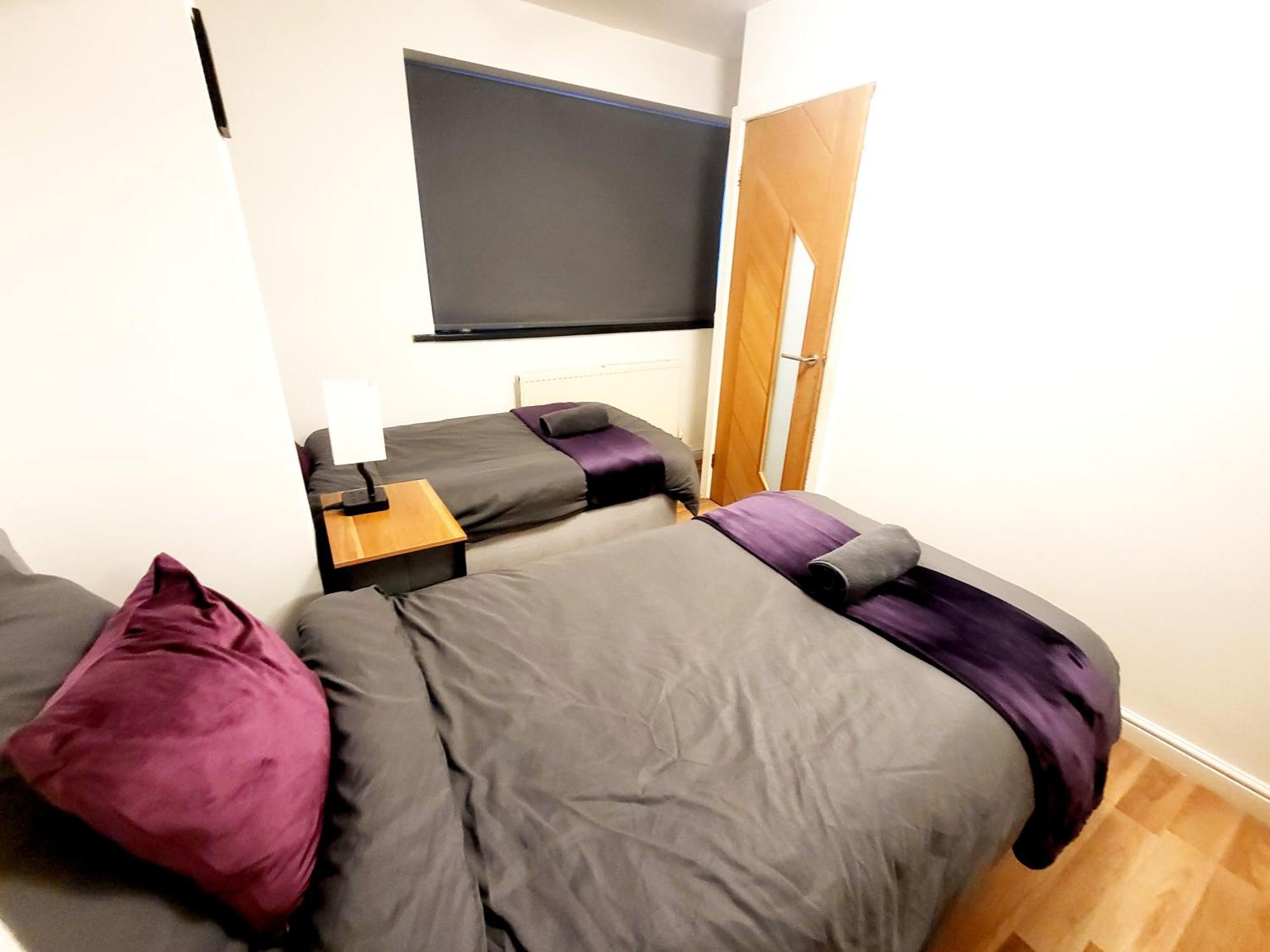 3-Bed Family Haven With Free Parking Daire Huddersfield Dış mekan fotoğraf