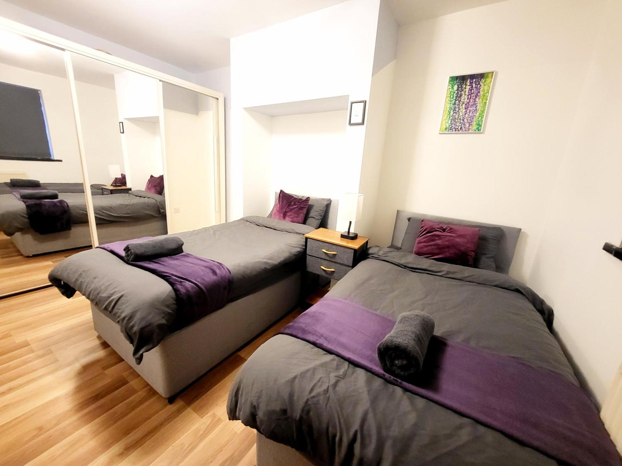 3-Bed Family Haven With Free Parking Daire Huddersfield Dış mekan fotoğraf