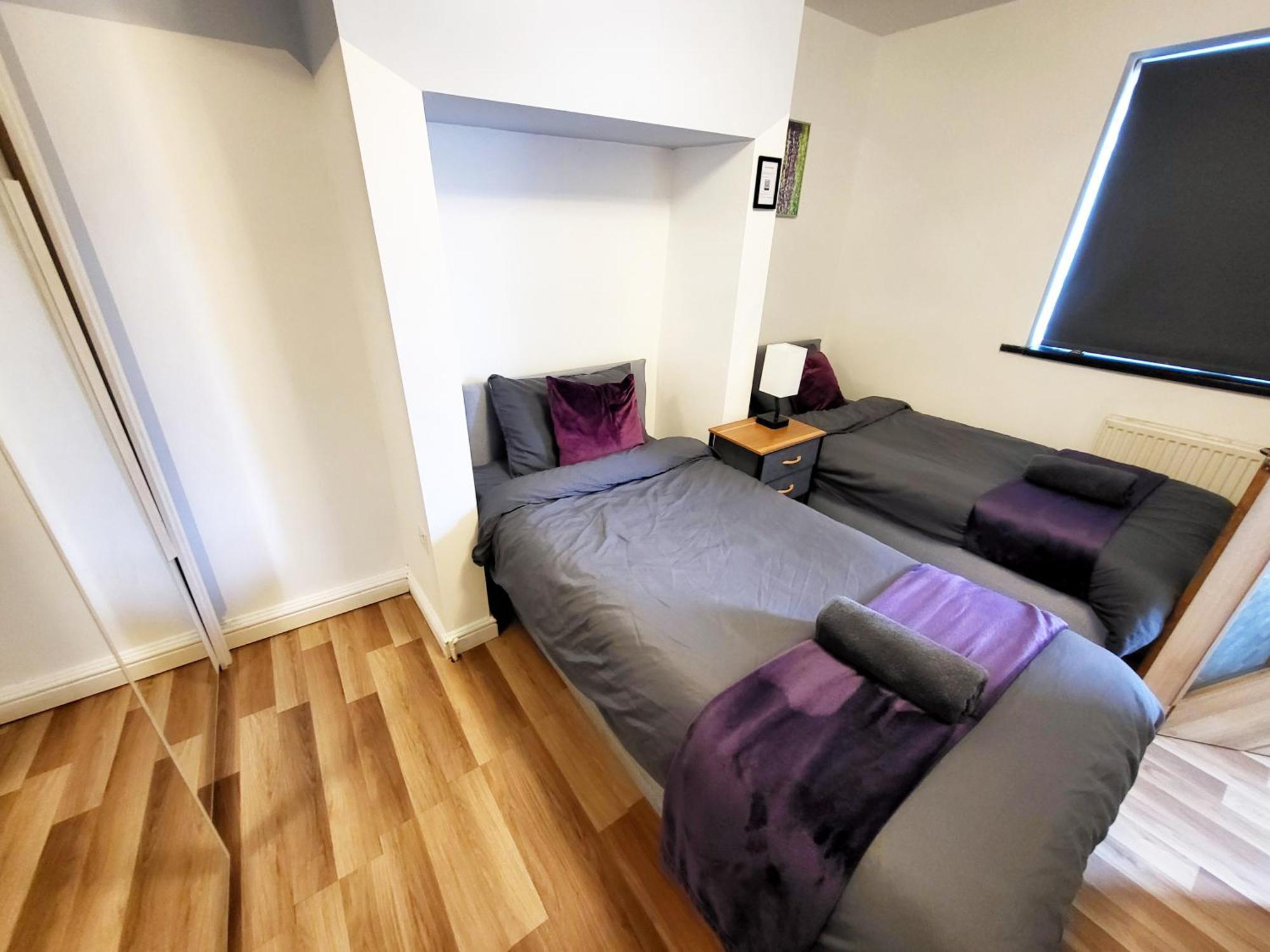 3-Bed Family Haven With Free Parking Daire Huddersfield Dış mekan fotoğraf